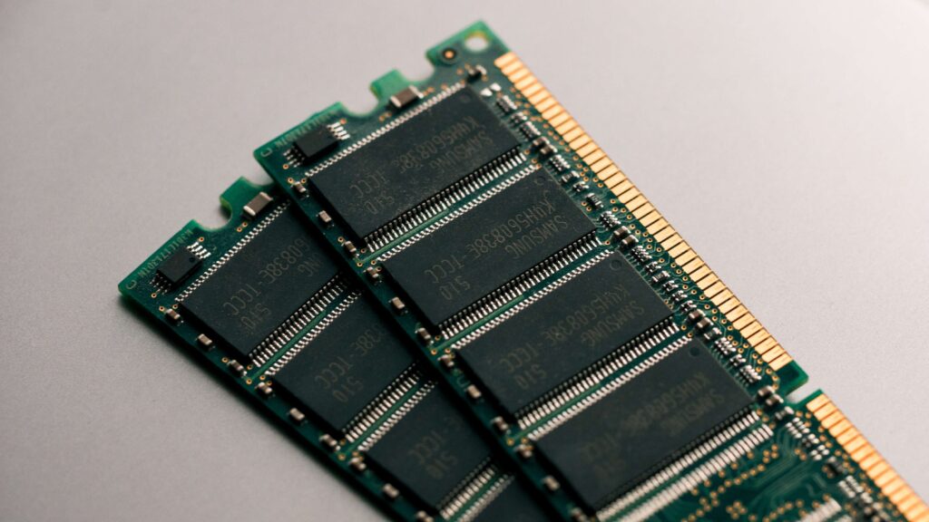 Photo of two pieces of RAM Photo of to pieces of RAM